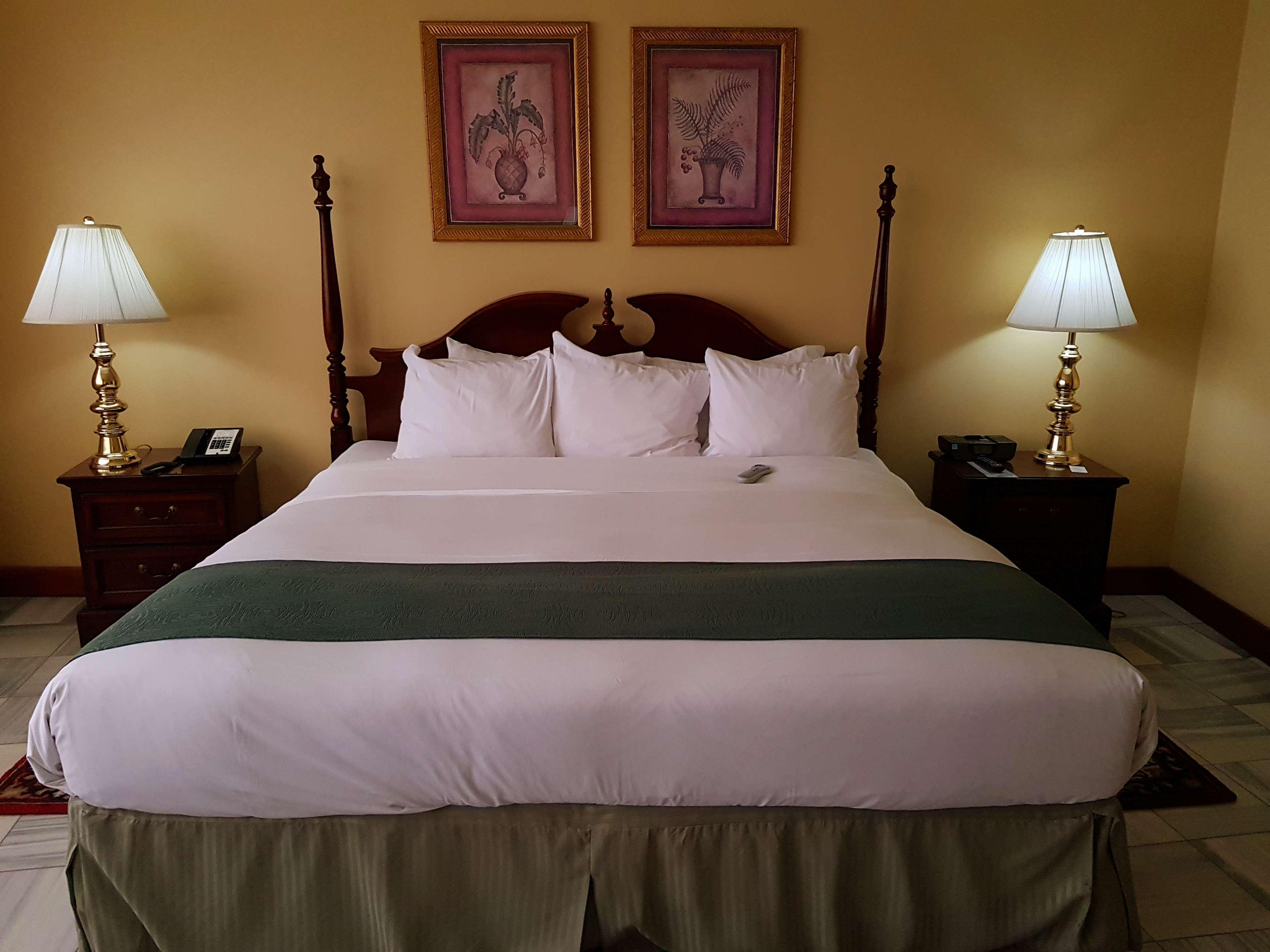 Fort George Hotel And Spa Belize City Exteriör bild